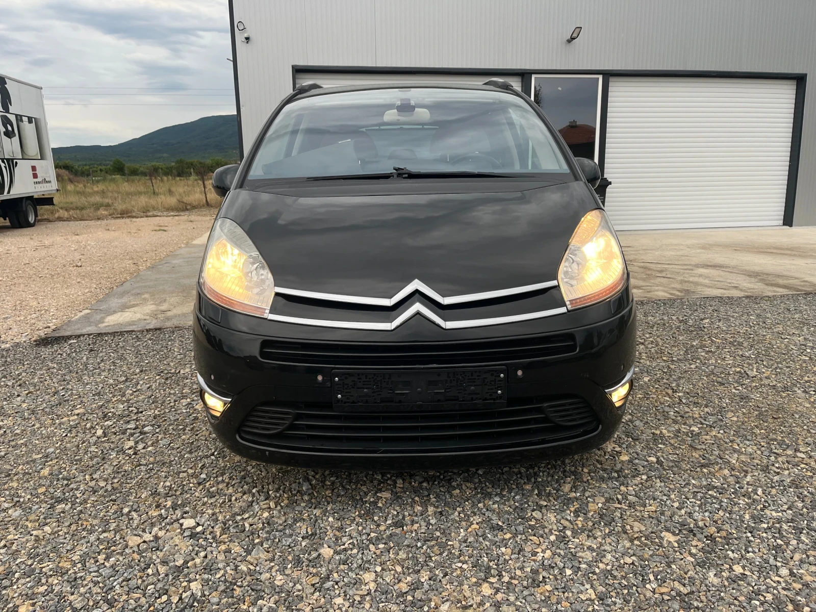 Citroen Grand C4 Picasso 2.0HDi Автоматик /7 местен , снимка 2 - Автомобили и джипове - 55227542