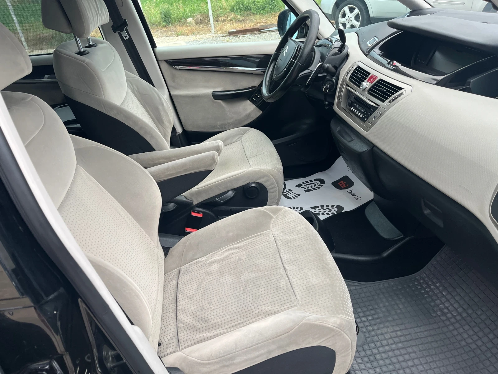 Citroen Grand C4 Picasso 2.0HDi Автоматик /7 местен , снимка 9 - Автомобили и джипове - 55227542