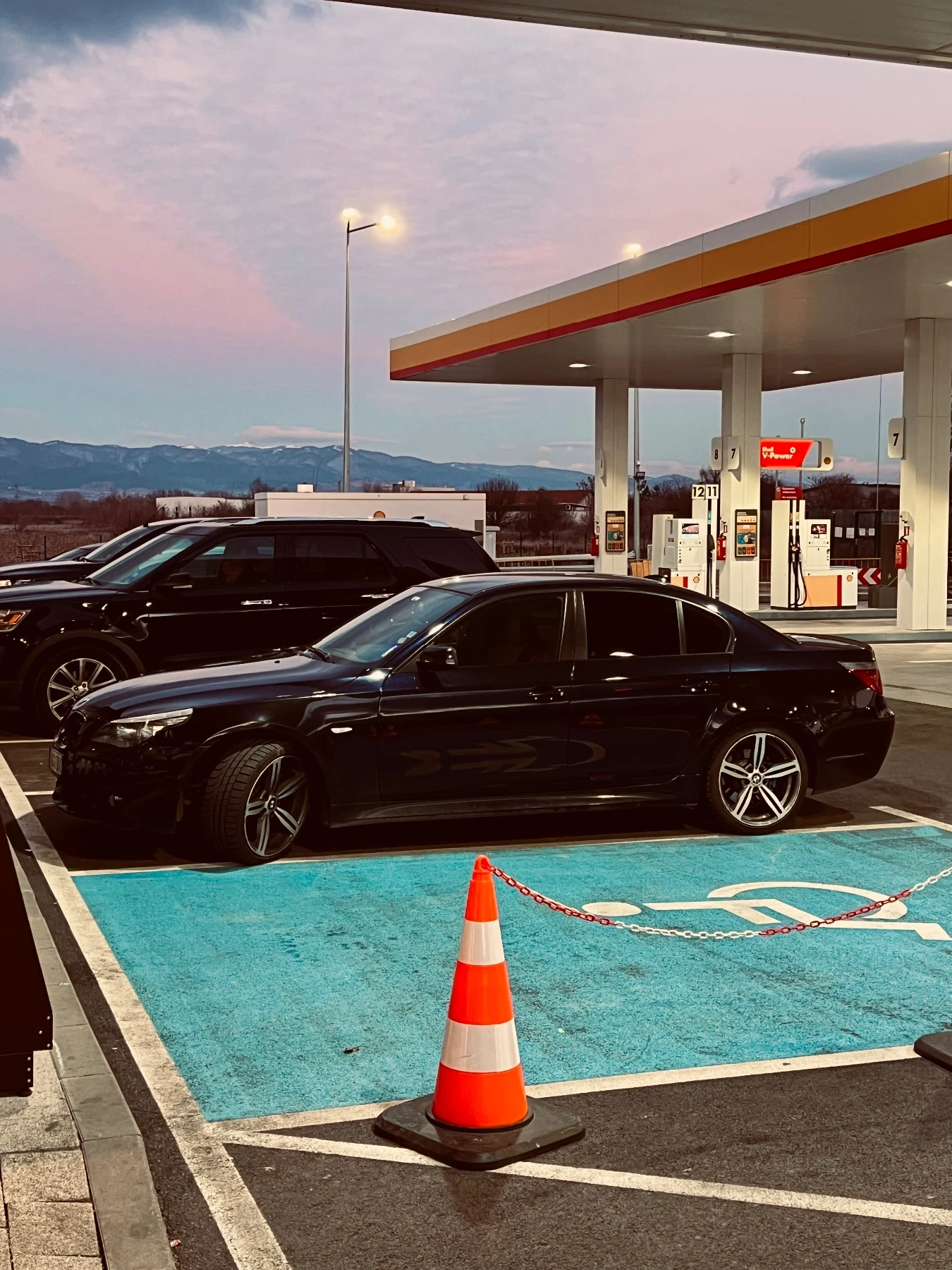 BMW 530, снимка 3 - Автомобили и джипове - 55401749