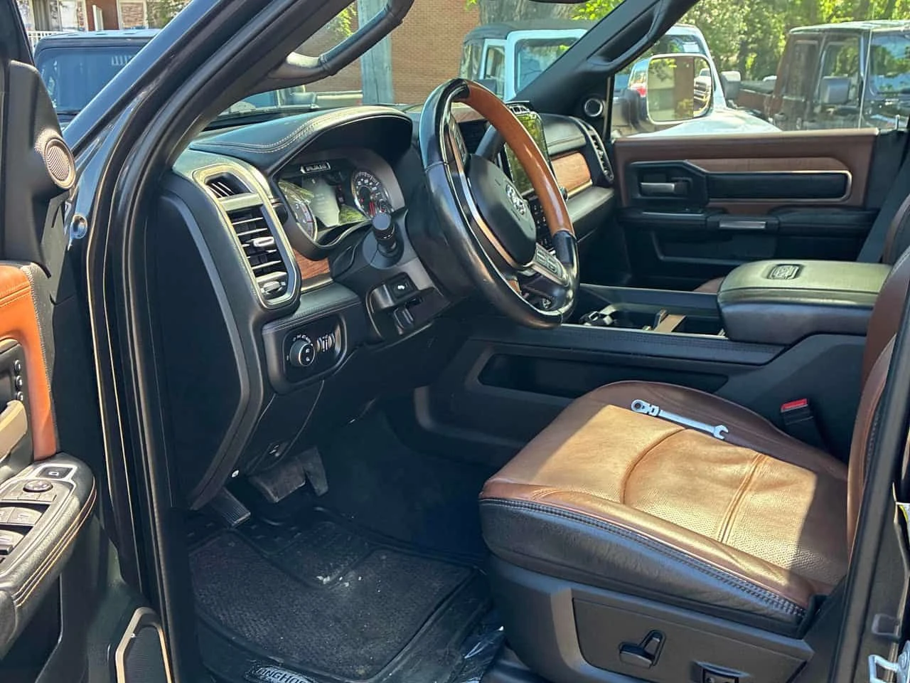 Dodge RAM 3500 Laramie Longhorn| | 360| | ОБДУХ| | ПАНО| | HUD, снимка 5 - Автомобили и джипове - 55571460