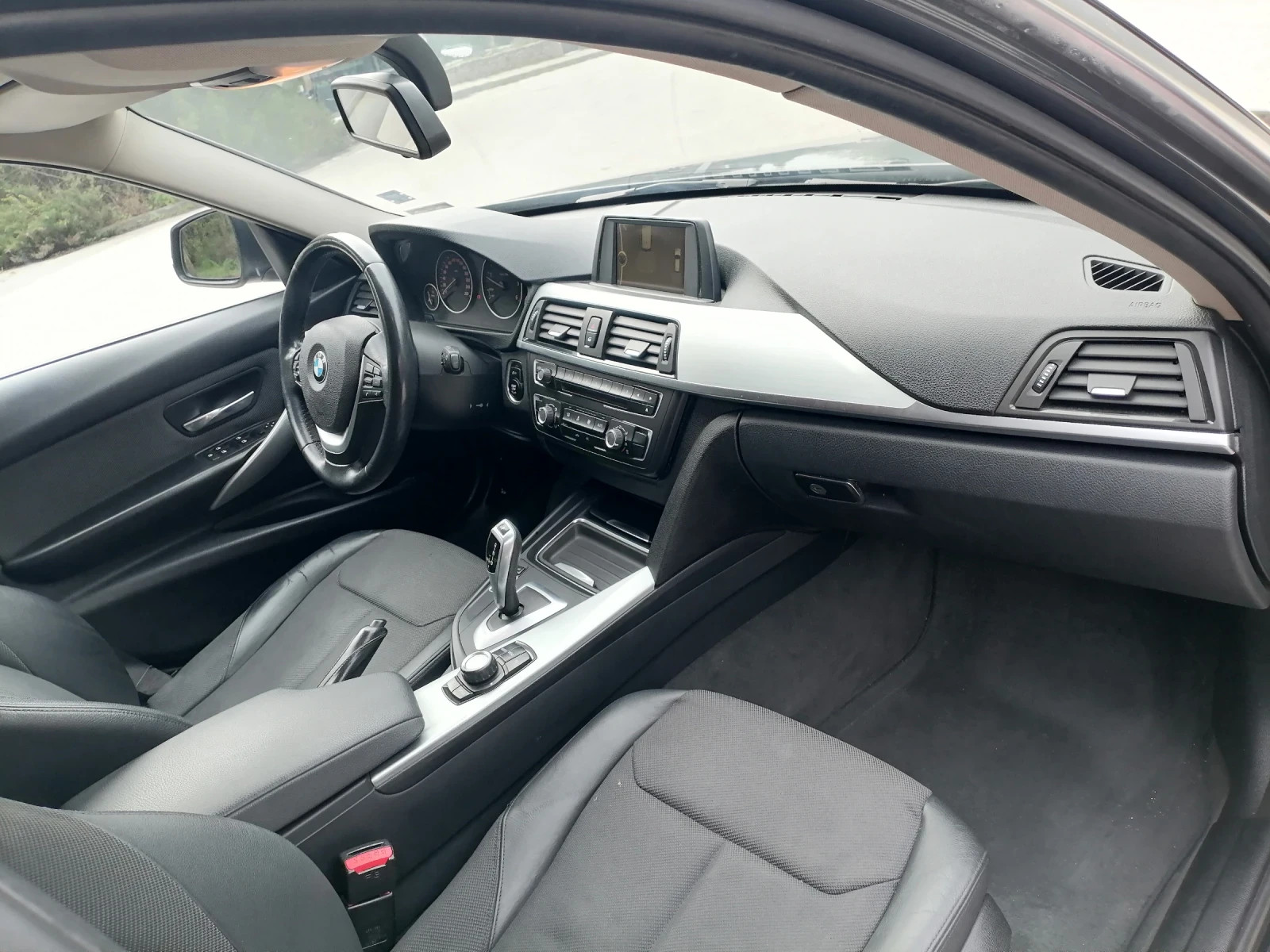 BMW 320 2.0 D, снимка 7 - Автомобили и джипове - 55957959