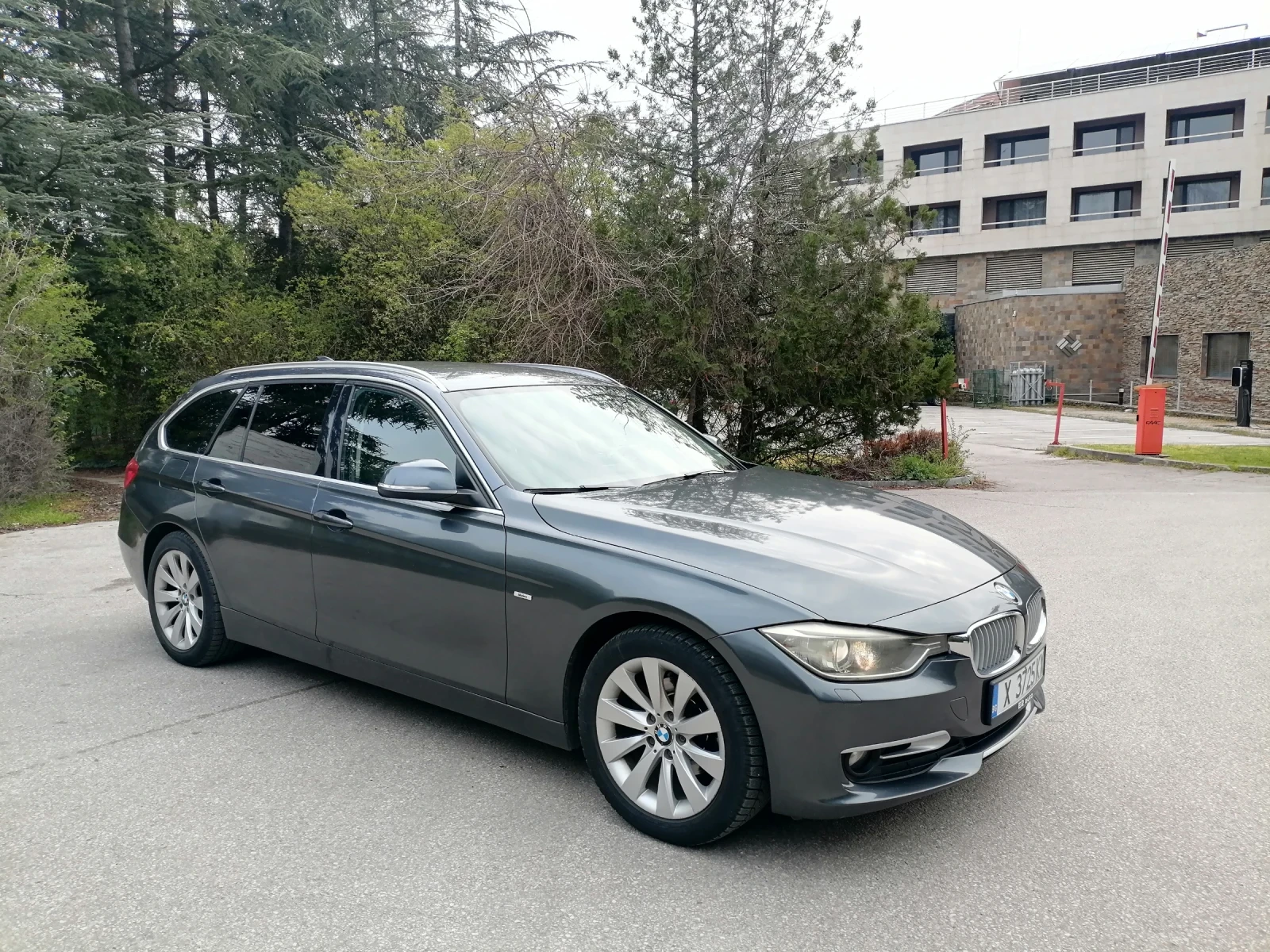 BMW 320 2.0 D, снимка 8 - Автомобили и джипове - 55957959
