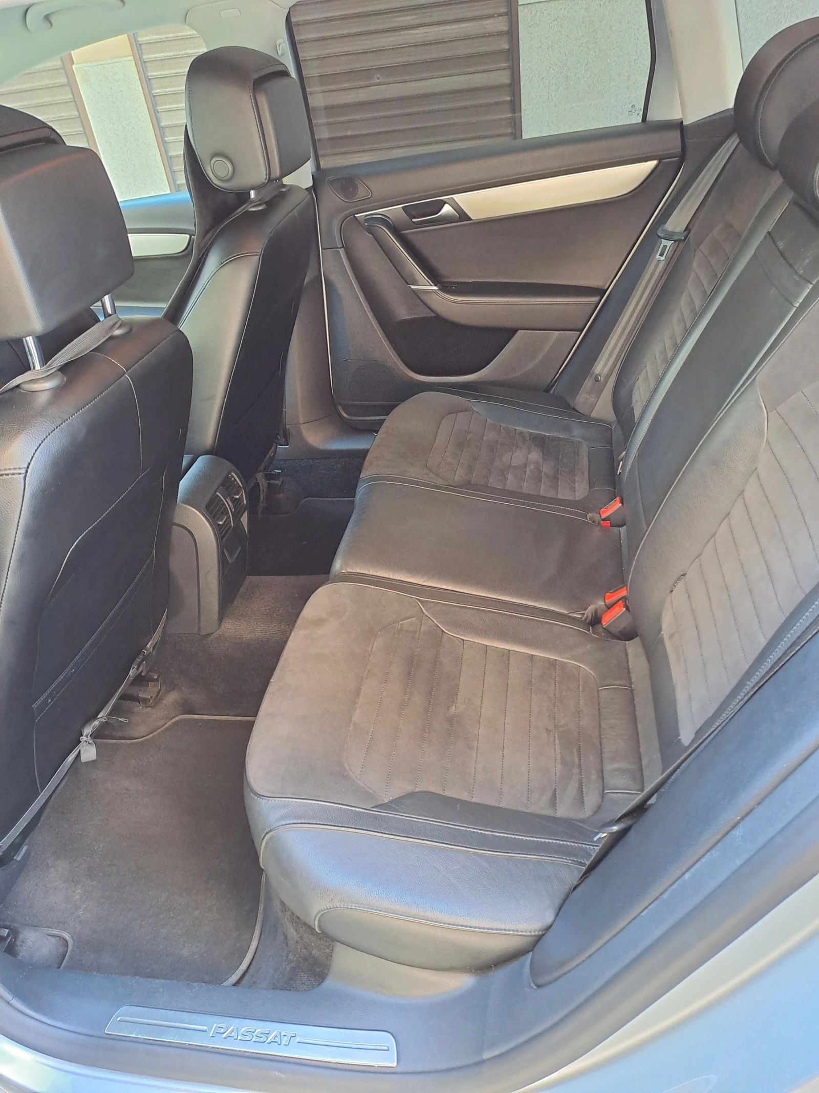 VW Passat 2.0 TDI Highline, снимка 14 - Автомобили и джипове - 56136477