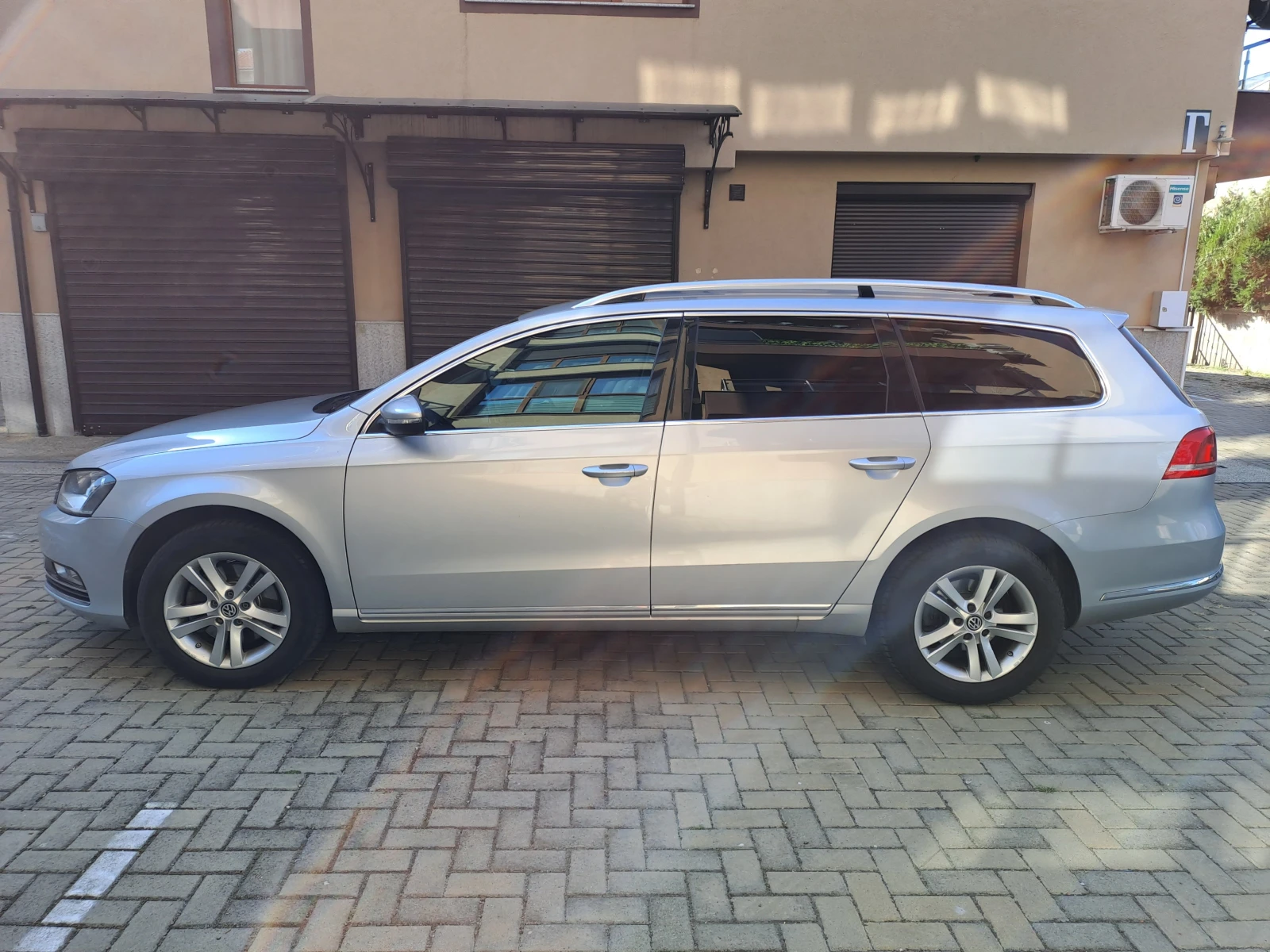 VW Passat 2.0 TDI Highline, снимка 8 - Автомобили и джипове - 56136477