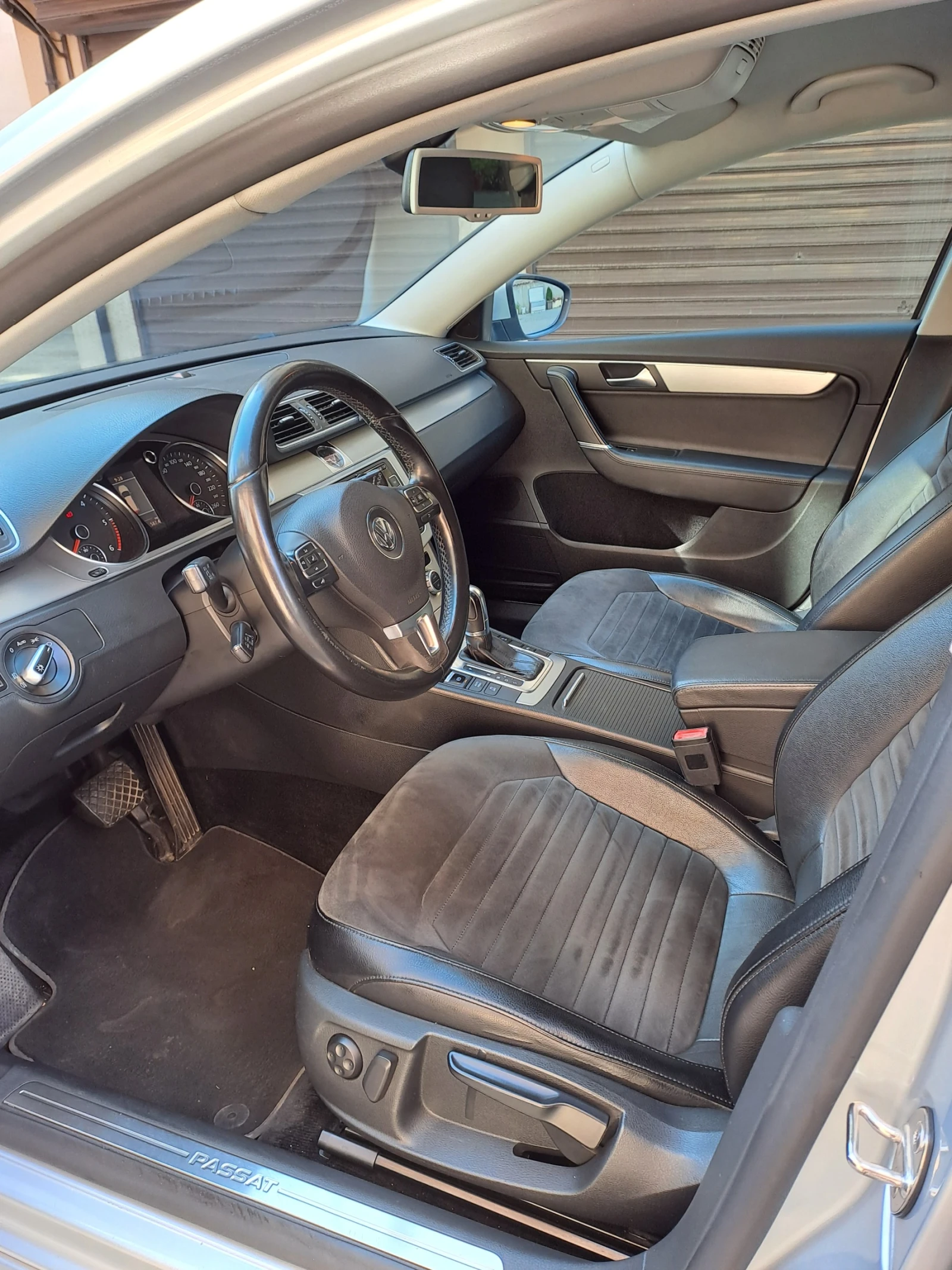 VW Passat 2.0 TDI Highline, снимка 9 - Автомобили и джипове - 56136477