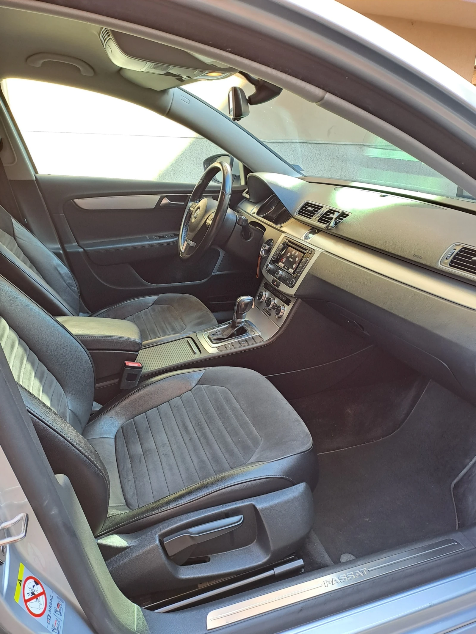 VW Passat 2.0 TDI Highline, снимка 13 - Автомобили и джипове - 56136477