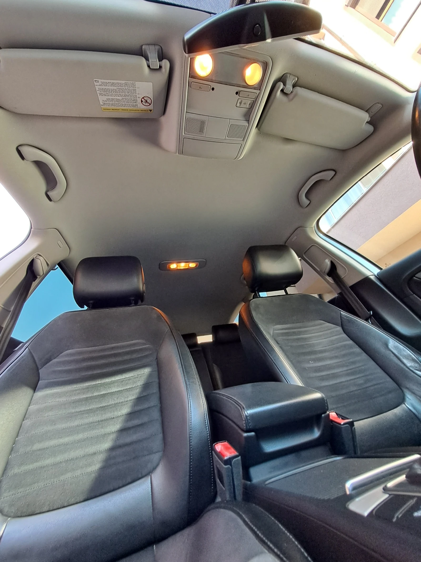VW Passat 2.0 TDI Highline, снимка 15 - Автомобили и джипове - 56136477