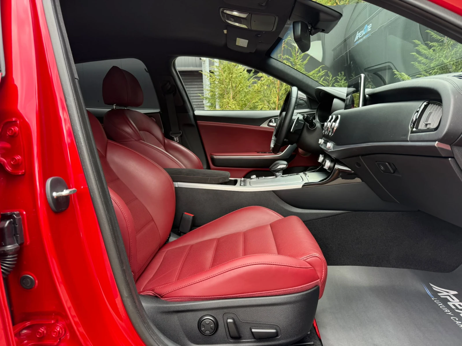 Kia Stinger 3.3i GT Turbo/4x4/LEXICON/HEADUP, снимка 15 - Автомобили и джипове - 56213439