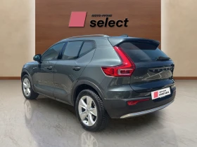 Volvo XC40 2.0L B3, снимка 3