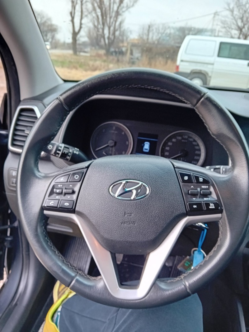Hyundai Tucson 1, 6 , снимка 10 - Автомобили и джипове - 46176164