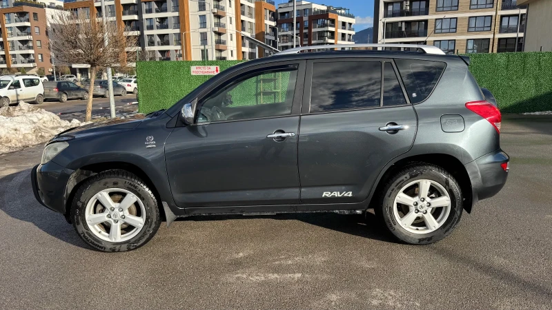 Toyota Rav4, снимка 1 - Автомобили и джипове - 48602577