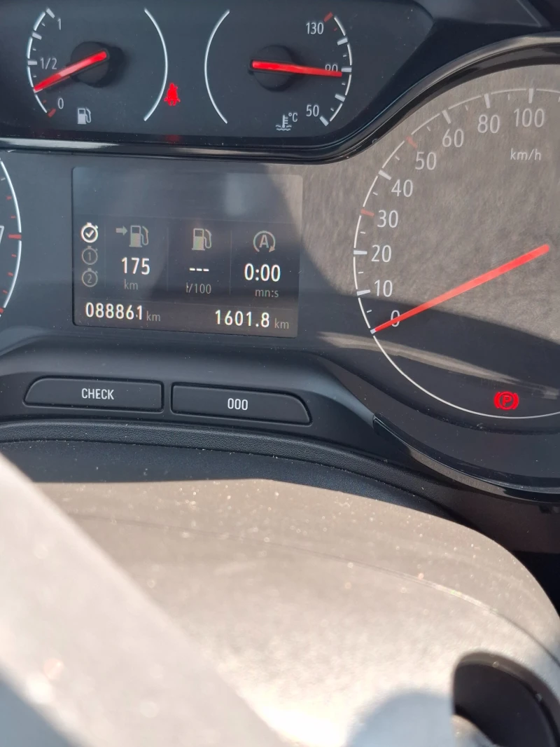 Opel Grandland X, снимка 7 - Автомобили и джипове - 52340327