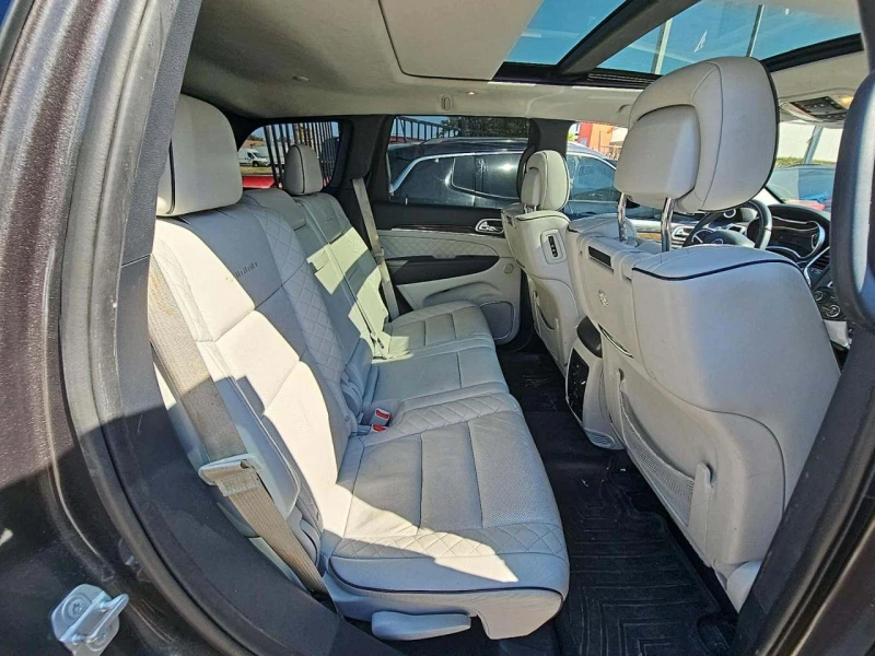 Jeep Grand cherokee Distronic* Обдух* Пано* Harman Kardon* Фул екстри, снимка 13 - Автомобили и джипове - 52317820