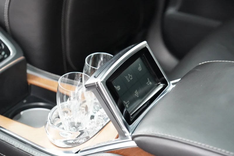 Volvo Xc90 EXELLENCE* PLUG IN HYBRID* B&W* EXCLUSIVE* PANO, снимка 15 - Автомобили и джипове - 52638365