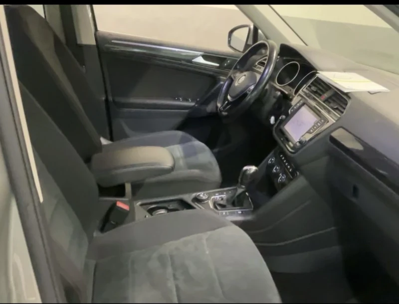 VW Tiguan 2.0 TDI ОЧАКВАН ВНОС , снимка 9 - Автомобили и джипове - 52725825