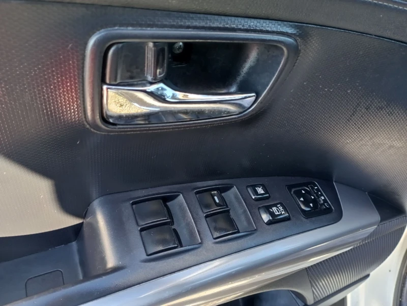 Mitsubishi Outlander 2.2, 156кс, 7 места, 4х4 , снимка 14 - Автомобили и джипове - 52774192