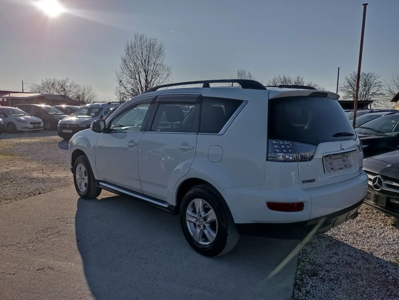 Mitsubishi Outlander 2.2, 156кс, 7 места, 4х4 , снимка 4 - Автомобили и джипове - 52774192