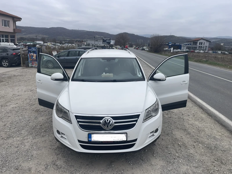 VW Tiguan 2.0 TDI /4Motion/Park-assist/Off-road, снимка 4 - Автомобили и джипове - 53307594
