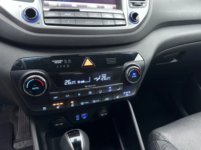 Hyundai Tucson 2.0CRDI* AWD* FULL MAX, снимка 8 - Автомобили и джипове - 53357716