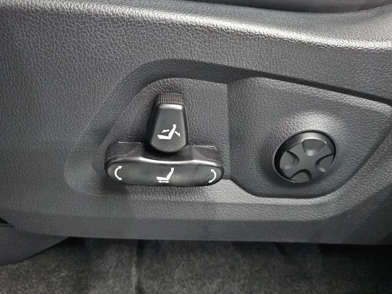 SsangYong Rexton, снимка 14 - Автомобили и джипове - 56740393