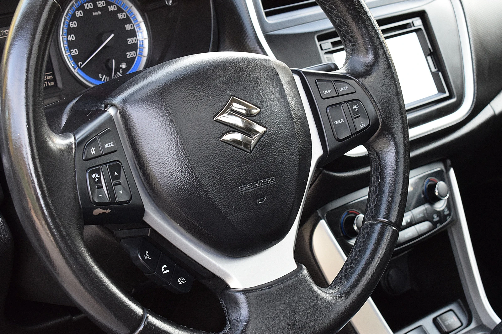 Suzuki SX4 S-Cross 1.6ШВЕЙЦАРИЯ/КЛИМАТРОНИК/НАВИ/БЛУТУТ/БЕЗКЛЮЧОВО - изображение 8