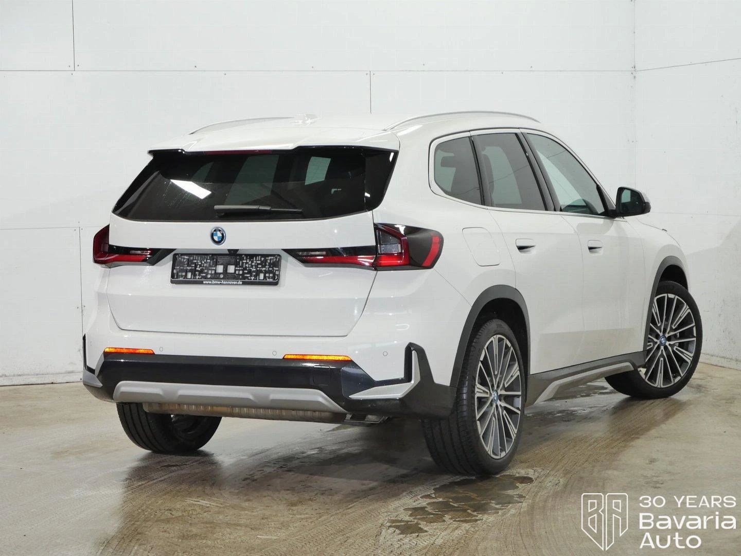 BMW X1 30e xDrive Steptronic - изображение 3