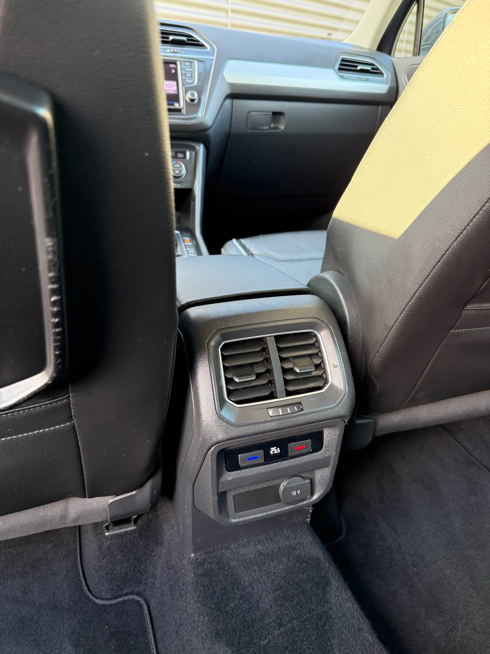 VW Tiguan 2.0 TDI 4 motion Avtomat, снимка 16 - Автомобили и джипове - 52852858