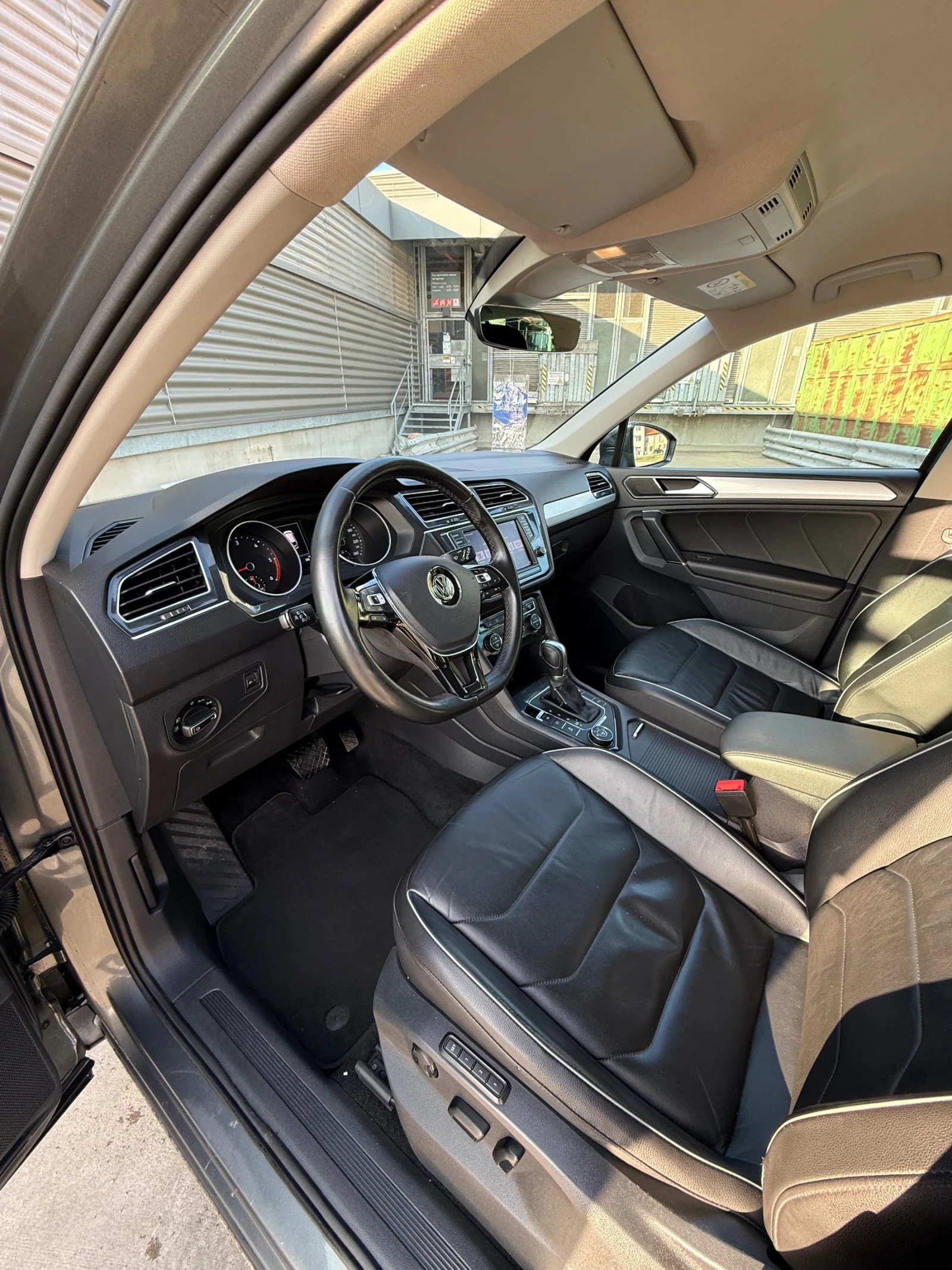 VW Tiguan 2.0 TDI 4 motion Avtomat, снимка 9 - Автомобили и джипове - 52852858