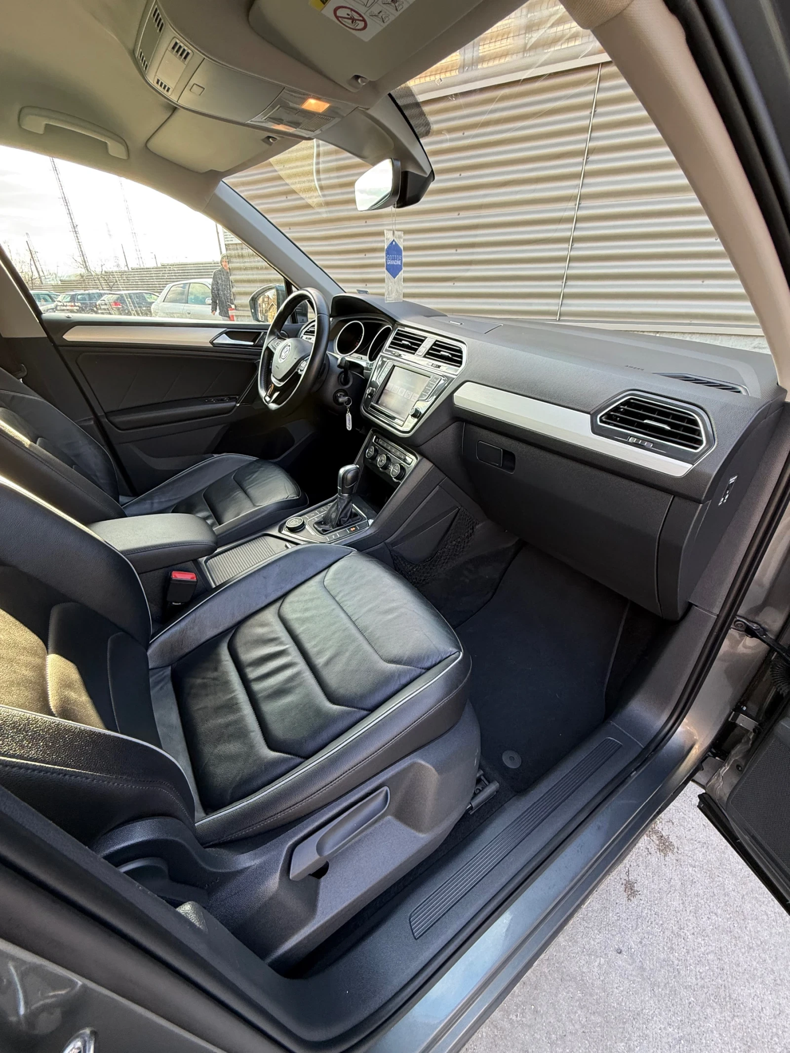 VW Tiguan 2.0 TDI 4 motion Avtomat, снимка 10 - Автомобили и джипове - 52852858