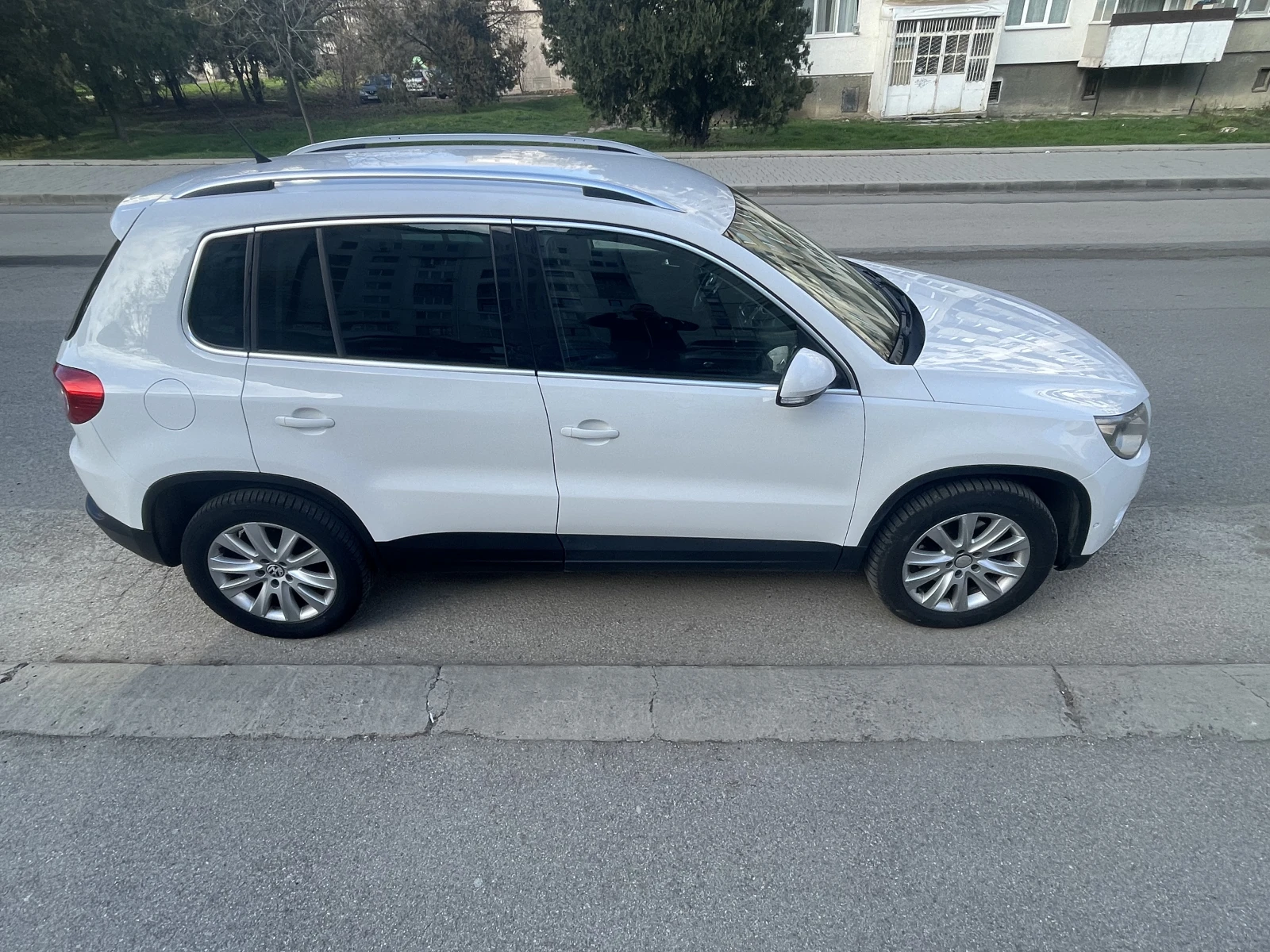 VW Tiguan 2.0 TDI /4Motion/Park-assist/Off-road - изображение 2