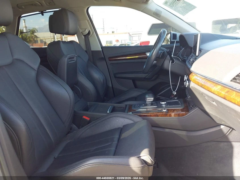 Audi Q5 2.0l Prestige 45 Tfsi Quattro S Tronic, снимка 5 - Автомобили и джипове - 53896326