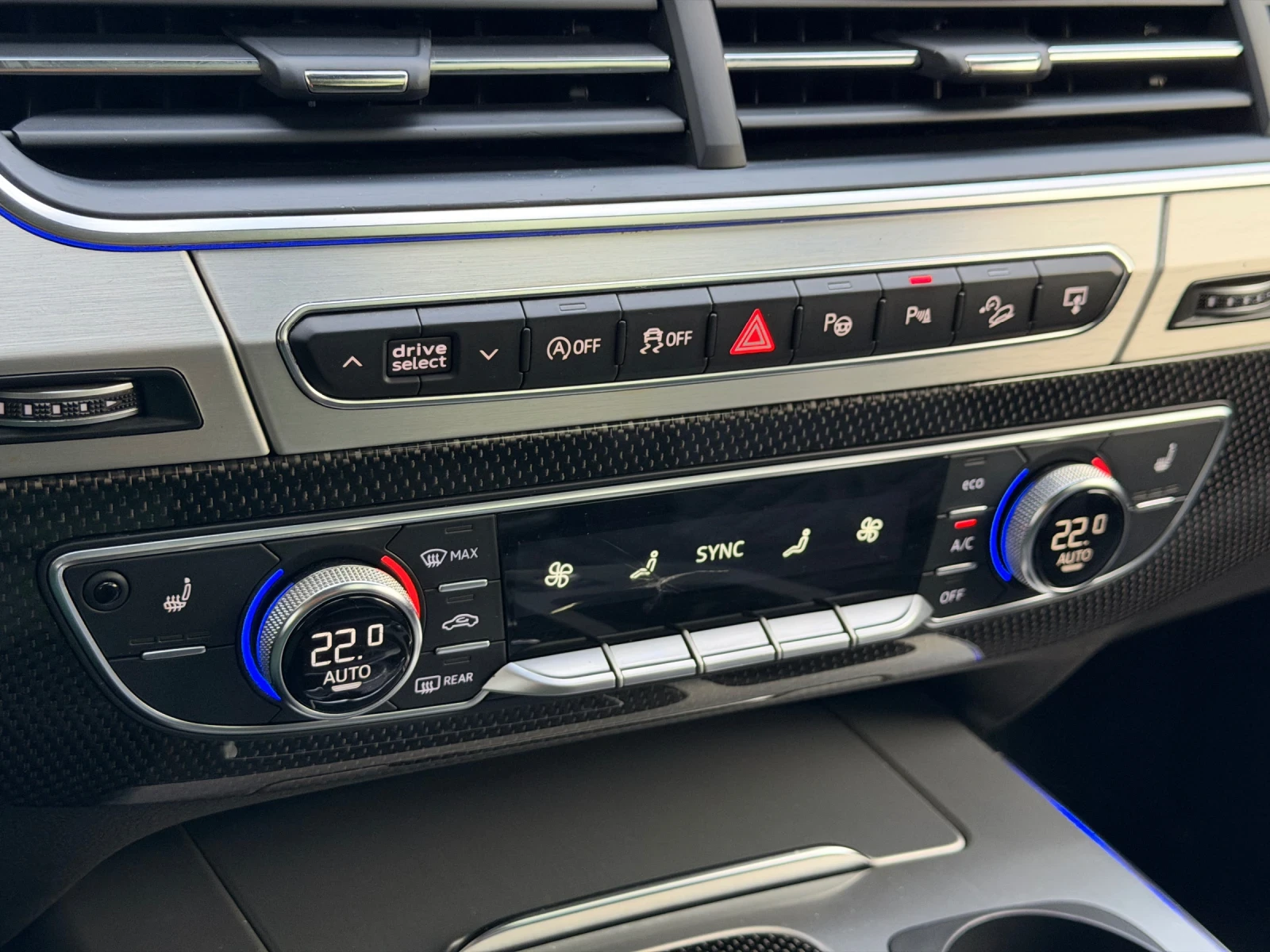 Audi SQ7 4.0TDI / TV / 7 МЕСТЕН, снимка 14 - Автомобили и джипове - 54091231