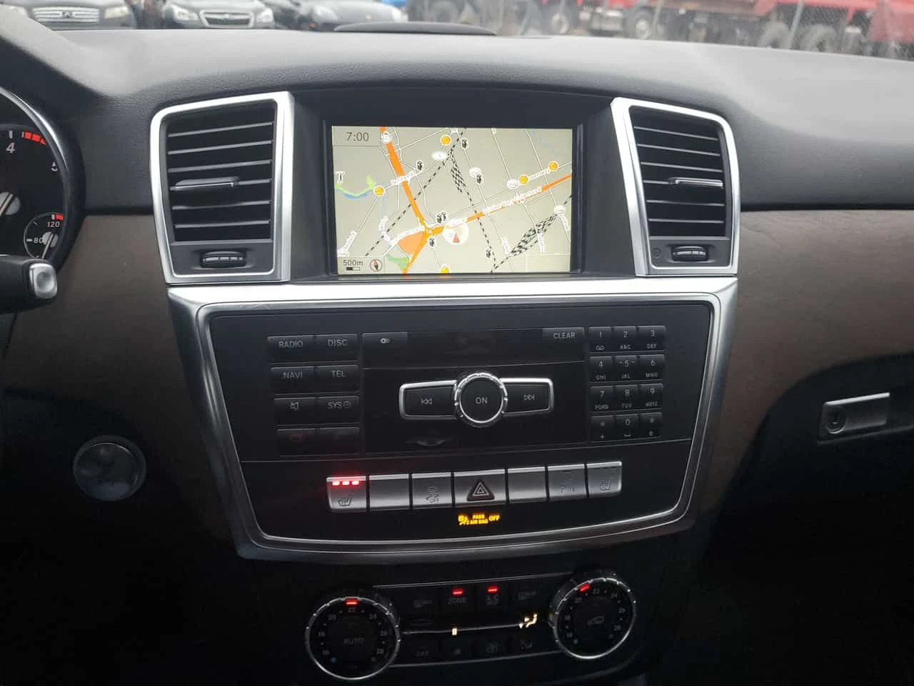 Mercedes-Benz ML 350 * 4MATIC BlueTEC * ПАНОРАМА* ПОДГРЕВИ* , снимка 9 - Автомобили и джипове - 54410937