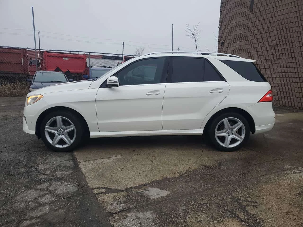 Mercedes-Benz ML 350 * 4MATIC BlueTEC * ПАНОРАМА* ПОДГРЕВИ* , снимка 2 - Автомобили и джипове - 54410937