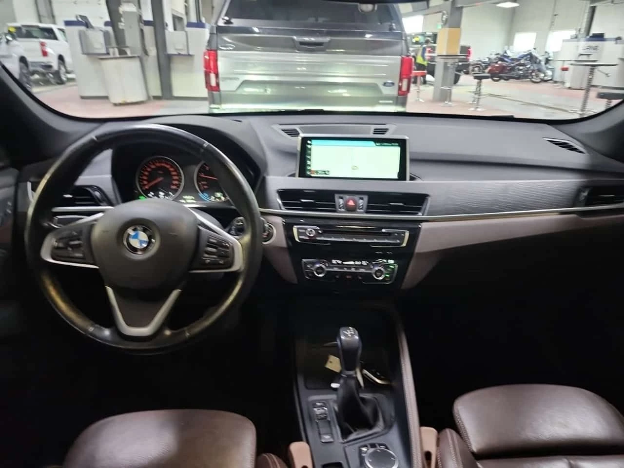 BMW X1 xDrive28i/CARFAX/Кожа/Памет/Подгрев/2 КЛЮЧА, снимка 10 - Автомобили и джипове - 54512463