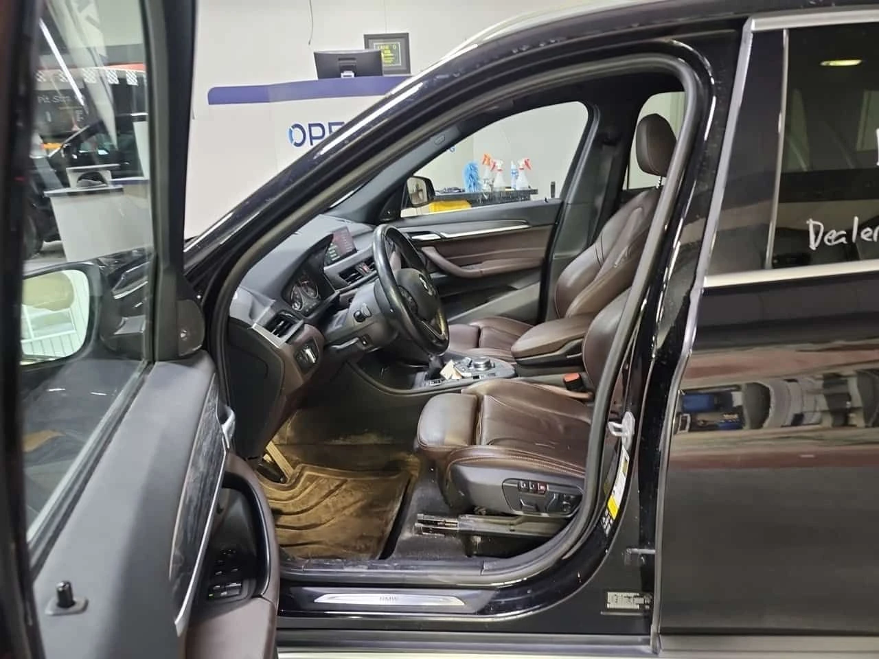 BMW X1 xDrive28i/CARFAX/Кожа/Памет/Подгрев/2 КЛЮЧА, снимка 5 - Автомобили и джипове - 54512463
