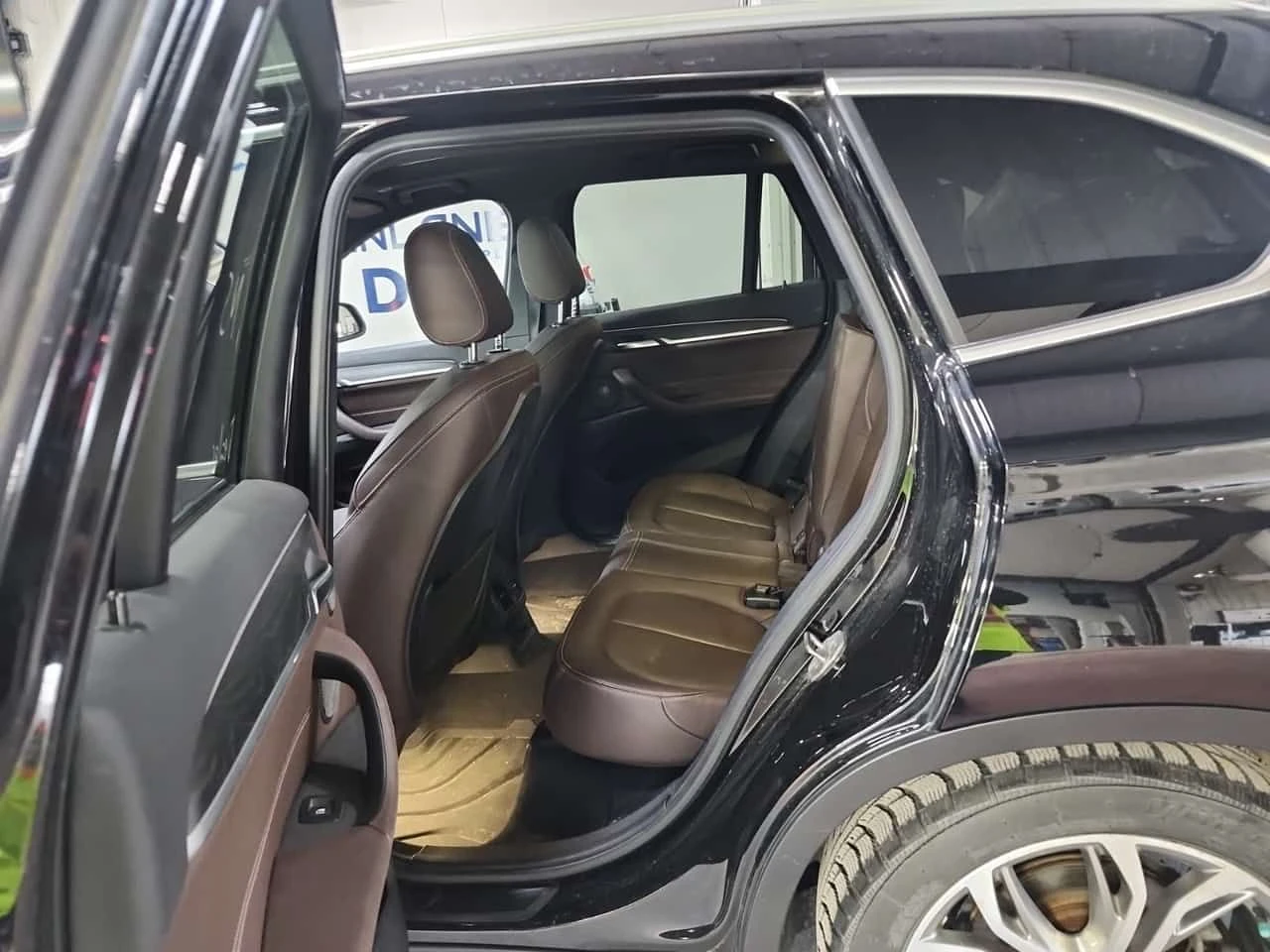 BMW X1 xDrive28i/CARFAX/Кожа/Памет/Подгрев/2 КЛЮЧА, снимка 12 - Автомобили и джипове - 54512463