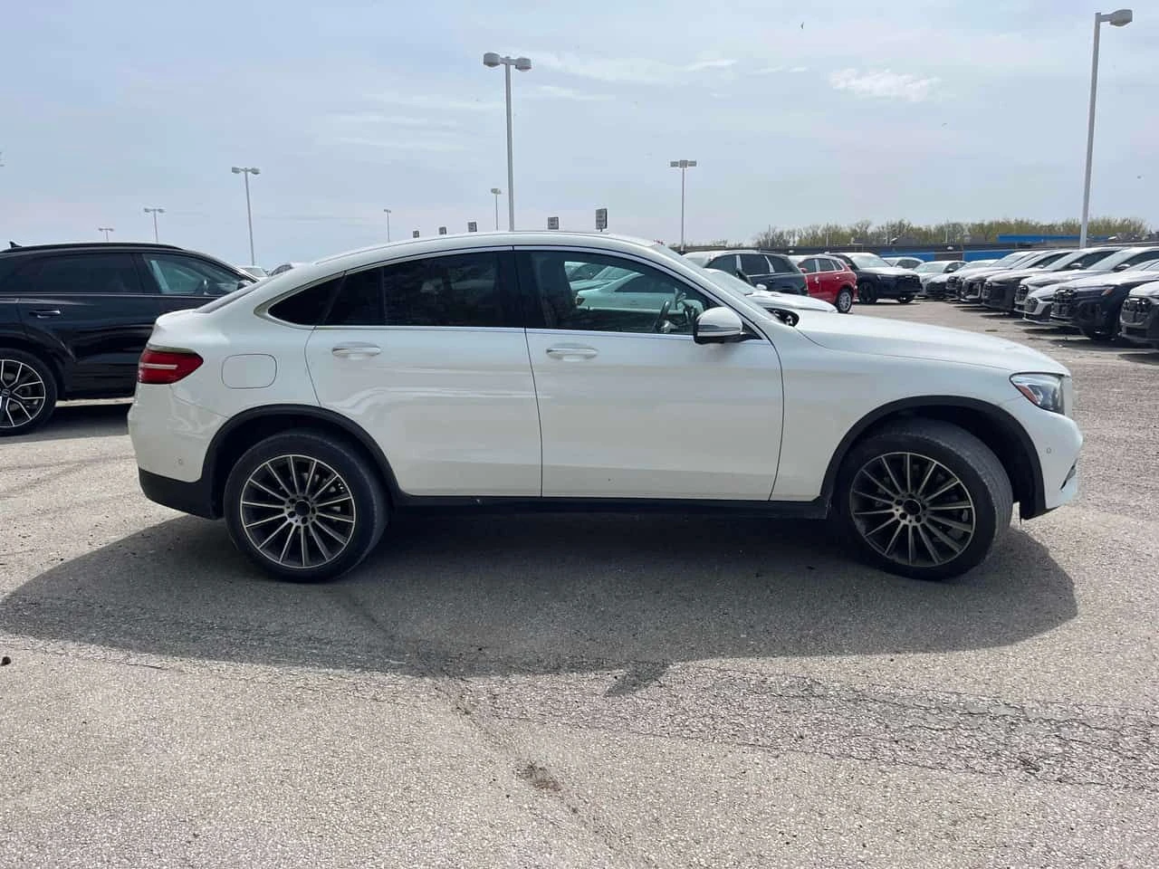 Mercedes-Benz GLC 300 COUPE/360/BURMESTER/ШИБИДАХ, снимка 4 - Автомобили и джипове - 54655849