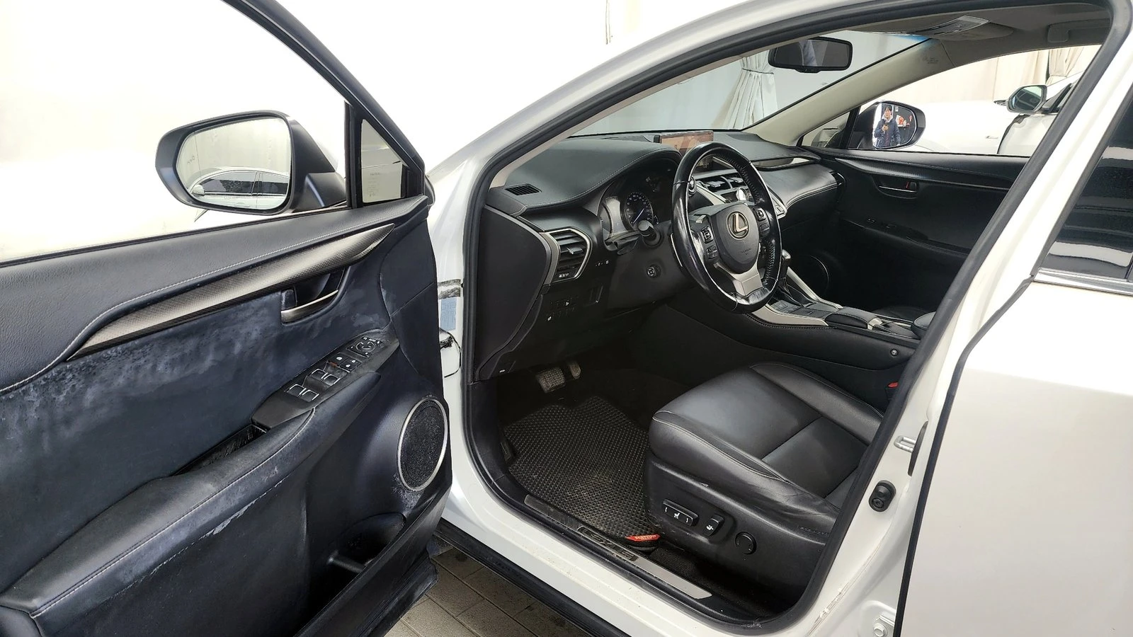 Lexus NX 300h* ЛЮК* ПОДГРЕВ ВОЛАН* BLIND SPOT* КРАЙНА ЦЕНА, снимка 10 - Автомобили и джипове - 55349921