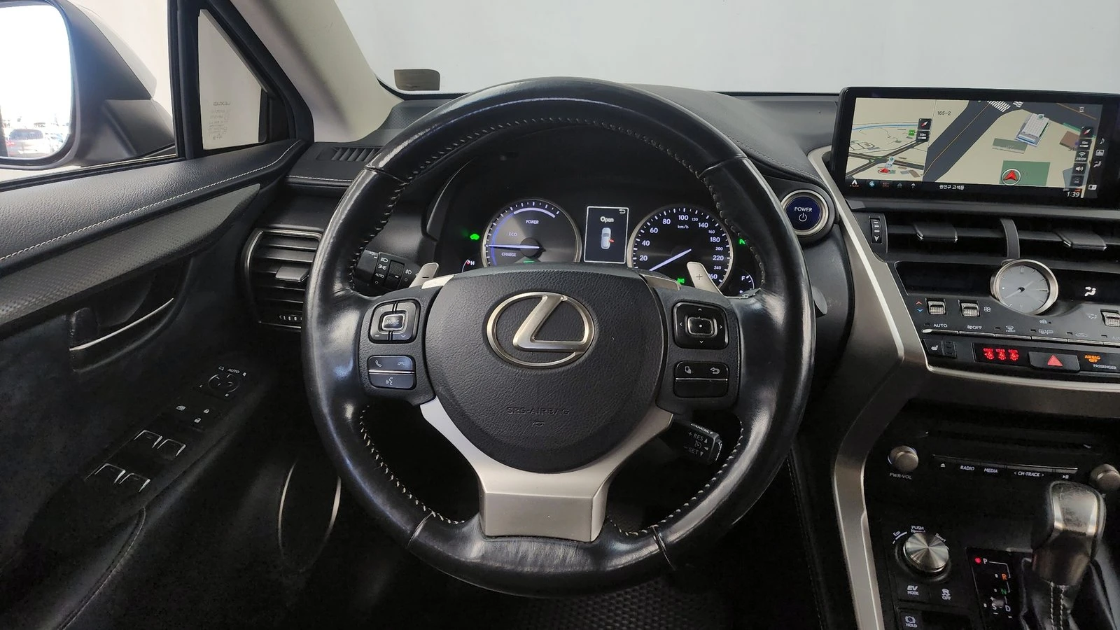 Lexus NX 300h* ЛЮК* ПОДГРЕВ ВОЛАН* BLIND SPOT* КРАЙНА ЦЕНА, снимка 13 - Автомобили и джипове - 55349921