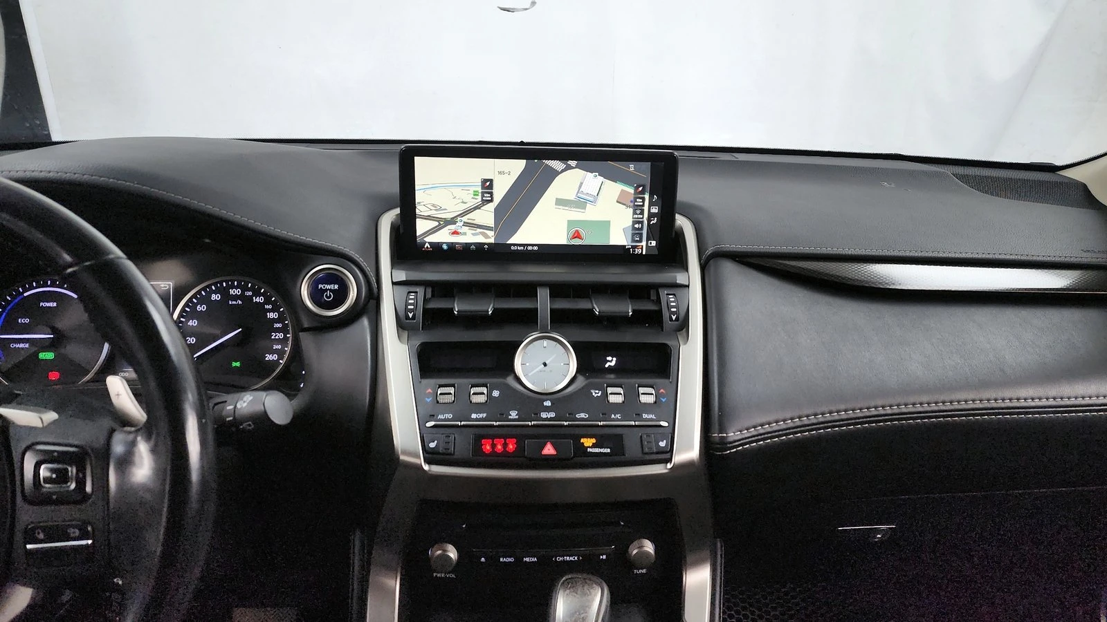 Lexus NX 300h* ЛЮК* ПОДГРЕВ ВОЛАН* BLIND SPOT* КРАЙНА ЦЕНА, снимка 14 - Автомобили и джипове - 55349921