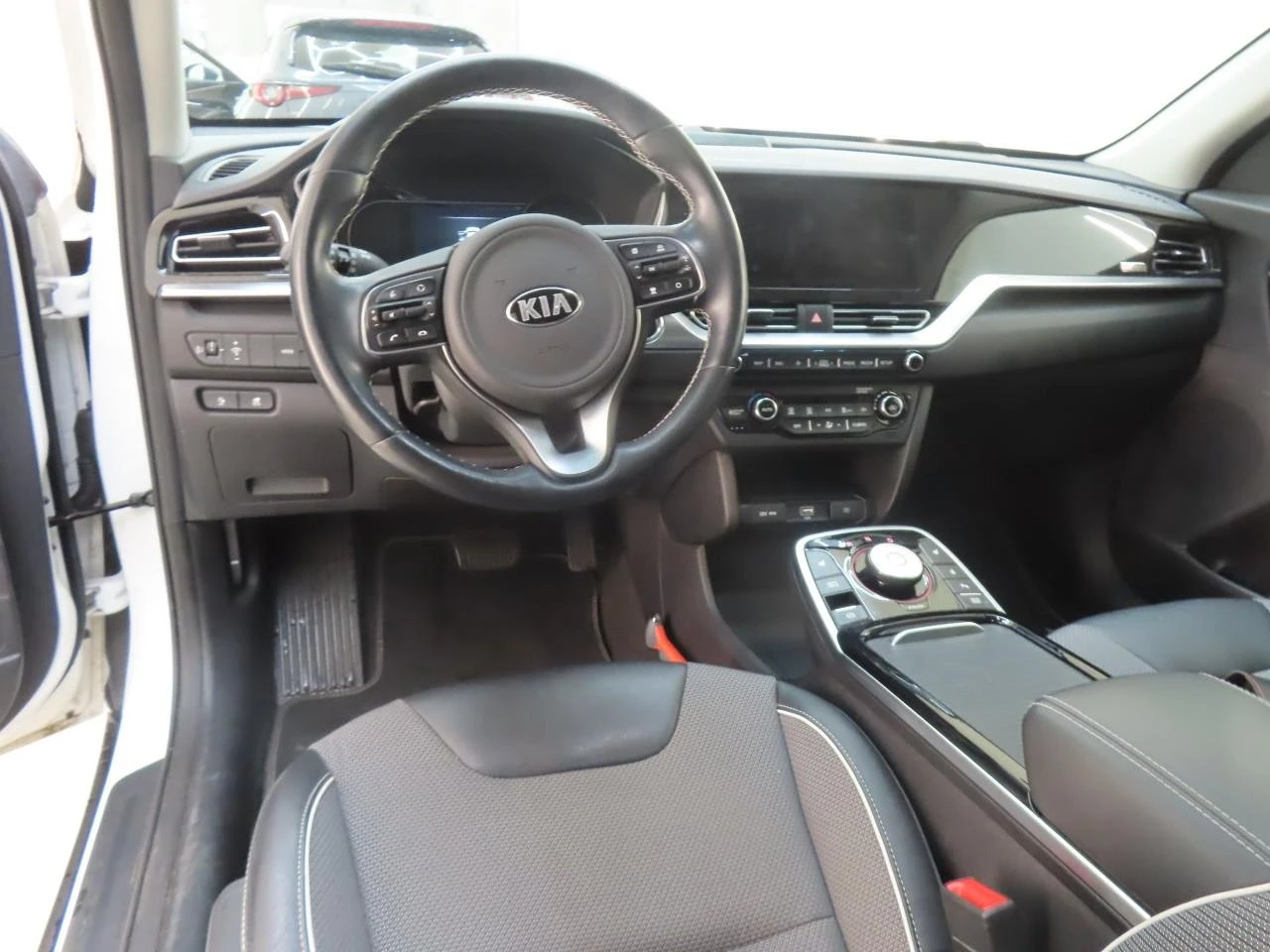 Kia Niro 39 kWh DynamicPlusLine, снимка 7 - Автомобили и джипове - 55639292