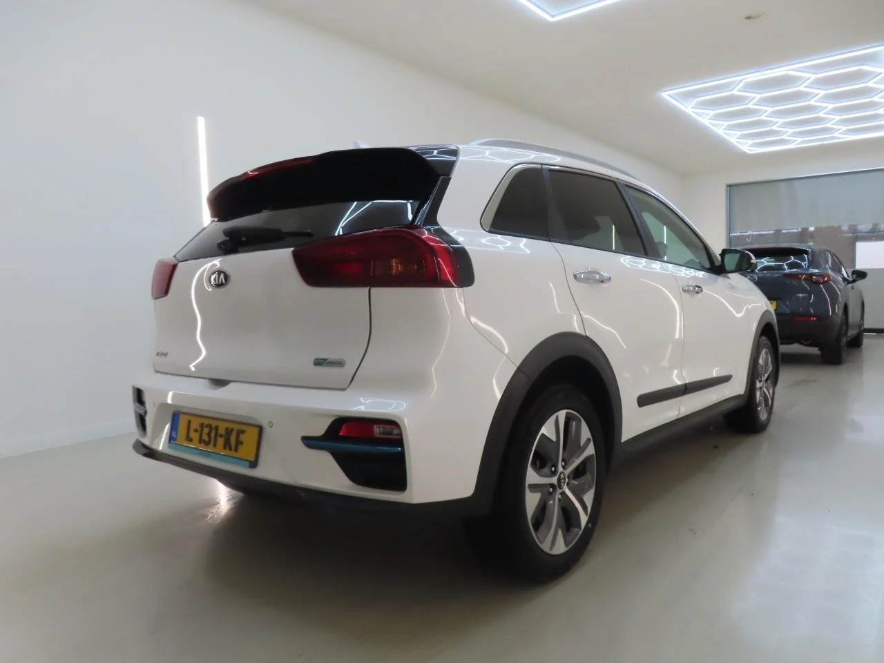 Kia Niro 39 kWh DynamicPlusLine, снимка 3 - Автомобили и джипове - 55639292