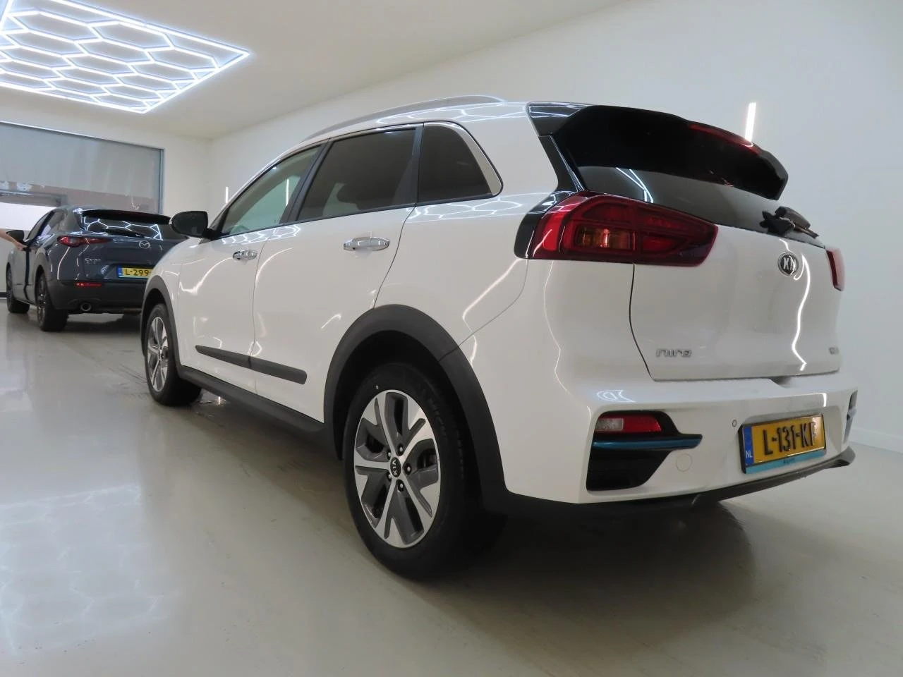Kia Niro 39 kWh DynamicPlusLine, снимка 4 - Автомобили и джипове - 55639292