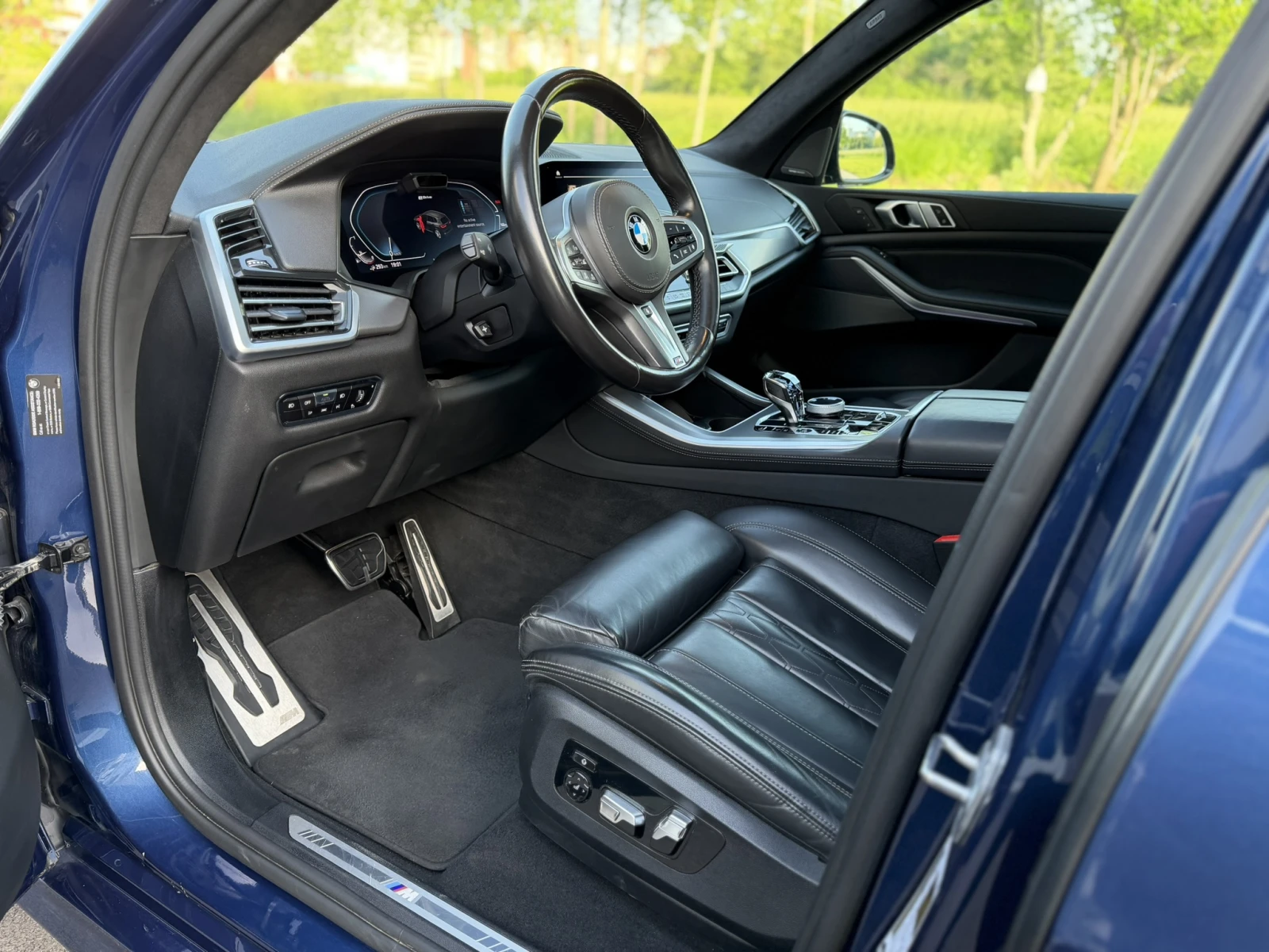 BMW X5 45e M спорт пакет/Sky Lounge/Laser, снимка 8 - Автомобили и джипове - 55703937