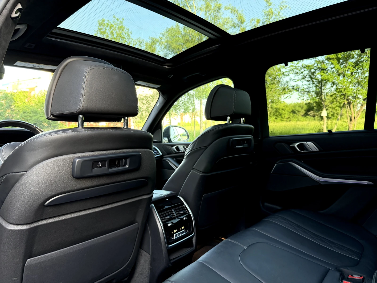 BMW X5 45e M спорт пакет/Sky Lounge/Laser, снимка 12 - Автомобили и джипове - 55703937