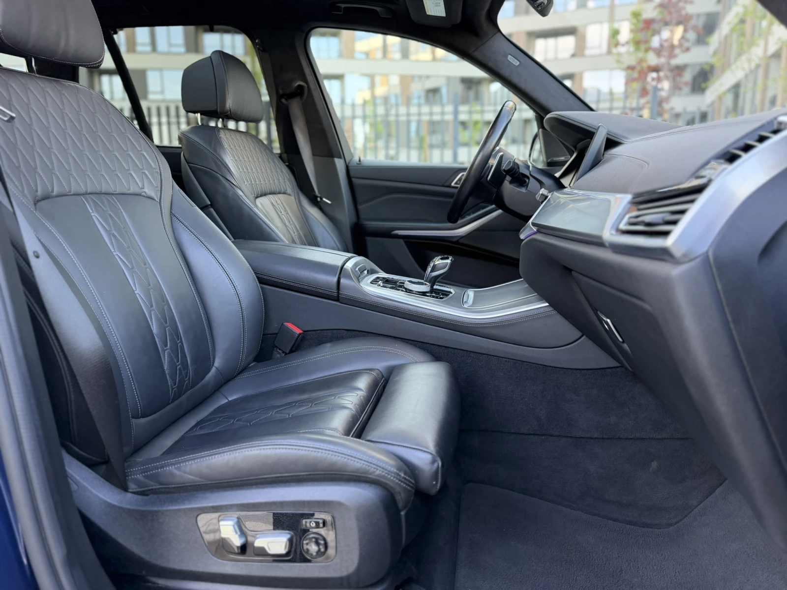 BMW X5 45e M спорт пакет/Sky Lounge/Laser, снимка 11 - Автомобили и джипове - 55703937