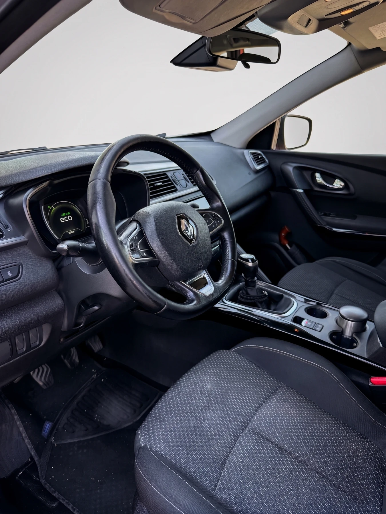 Renault Kadjar Zen Tce130, снимка 3 - Автомобили и джипове - 55705685