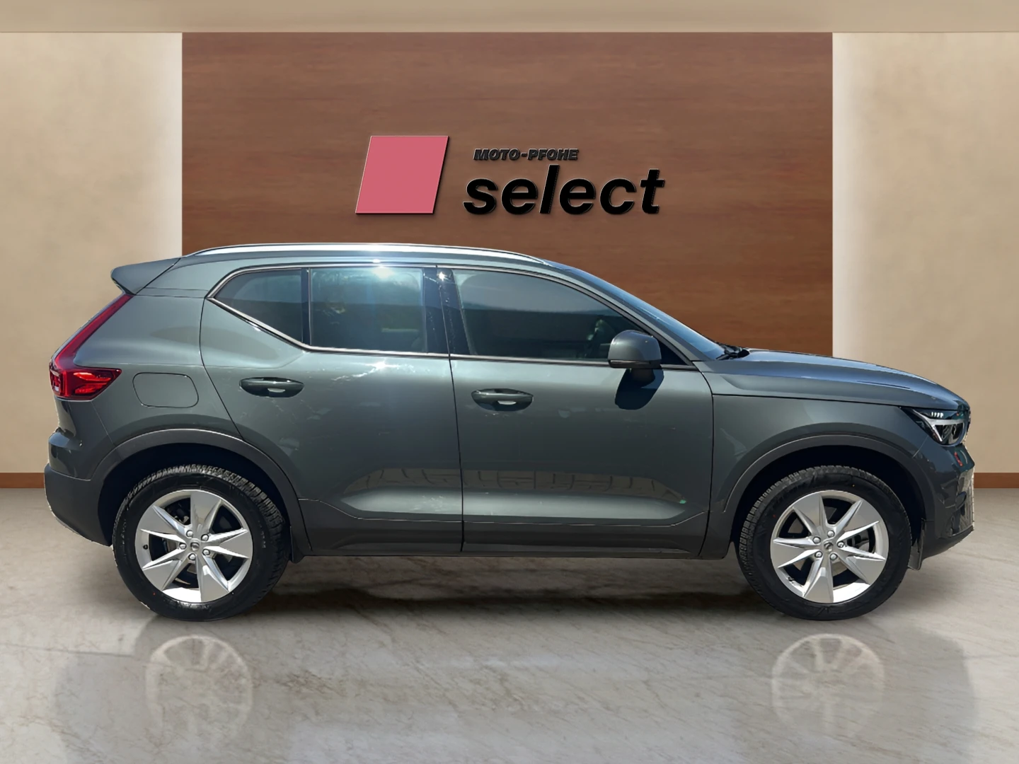 Volvo XC40 2.0L B3, снимка 6 - Автомобили и джипове - 55793137