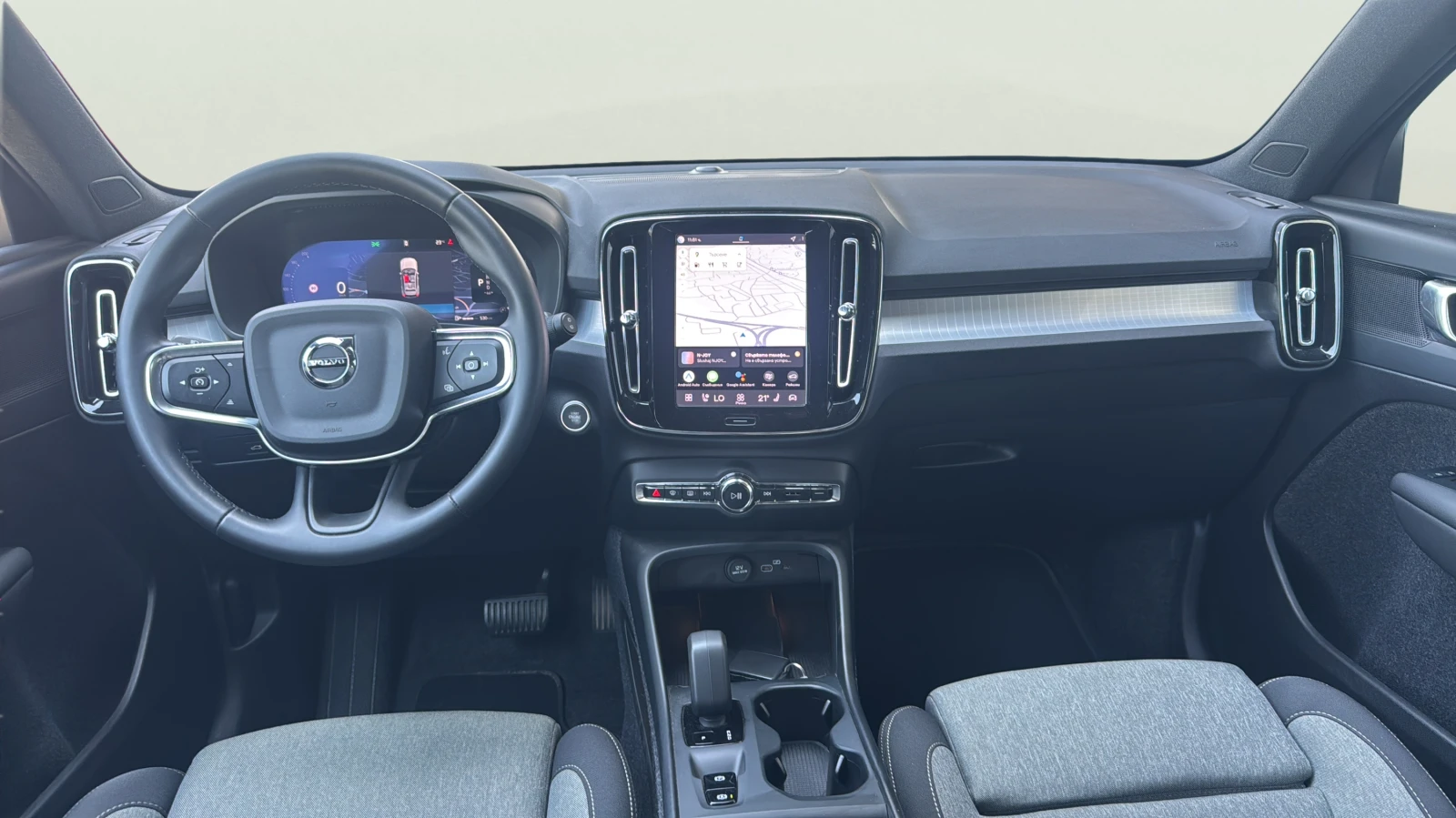 Volvo XC40 2.0L B3, снимка 11 - Автомобили и джипове - 55793137